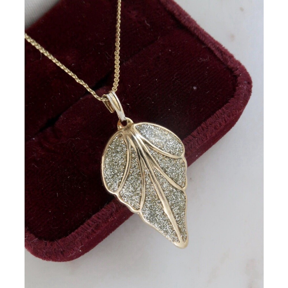 Vintage 1980s Necklace Elegant Pendant Gold Tone Natural Diamond Dust Leaf